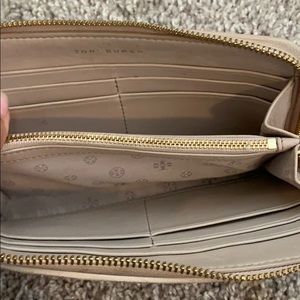 Tory Burch Bags - TORY BURCH FLEMMING WALLET Tory Burch Bags - TORY BURCH FLEMMING WALLET
